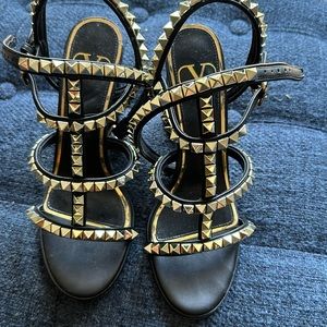 Valentino ROCKSTUD wedge sandal | Size 37